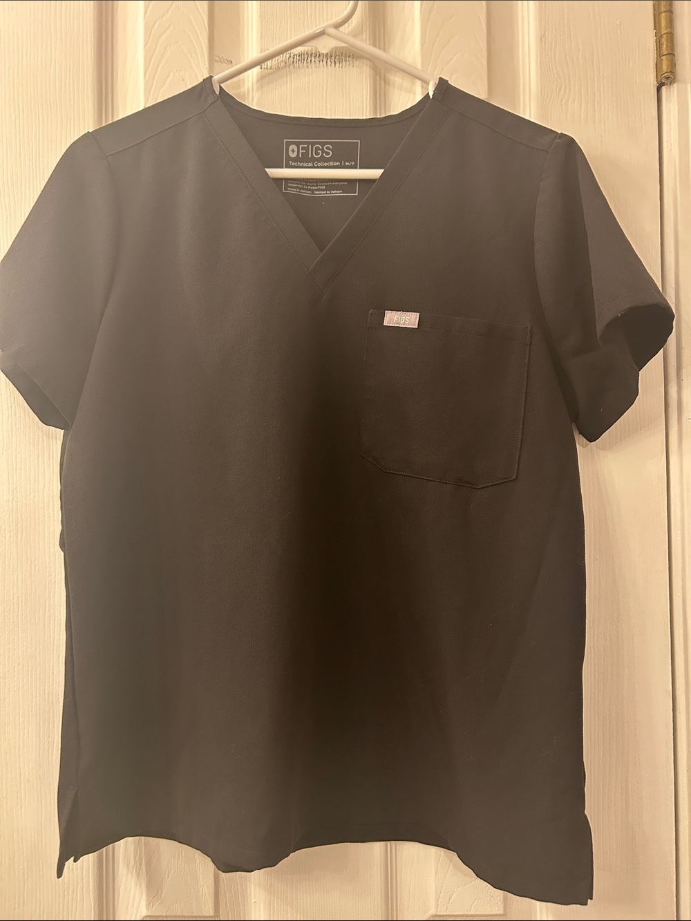 FIGS Men’s Black V-Neck Scrub Top with Chest Pocket